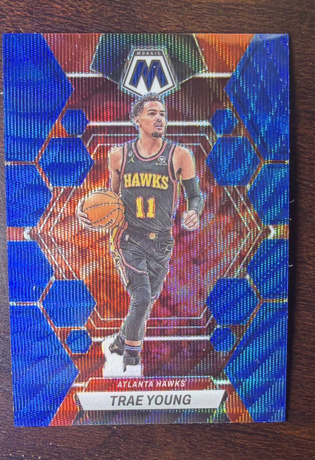 2022-23 Panini Mosaic - Trae Young #8 Blue Wave Mosaic Prizm