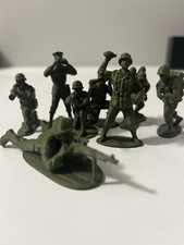 ww2 vintage Looking army men lot Of 40