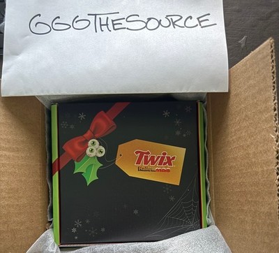 SHIPS NOW IN HAND! SEALED NEW TWIX LIMITED EDITION HALLOWMAS PACK  SOLD OUT
