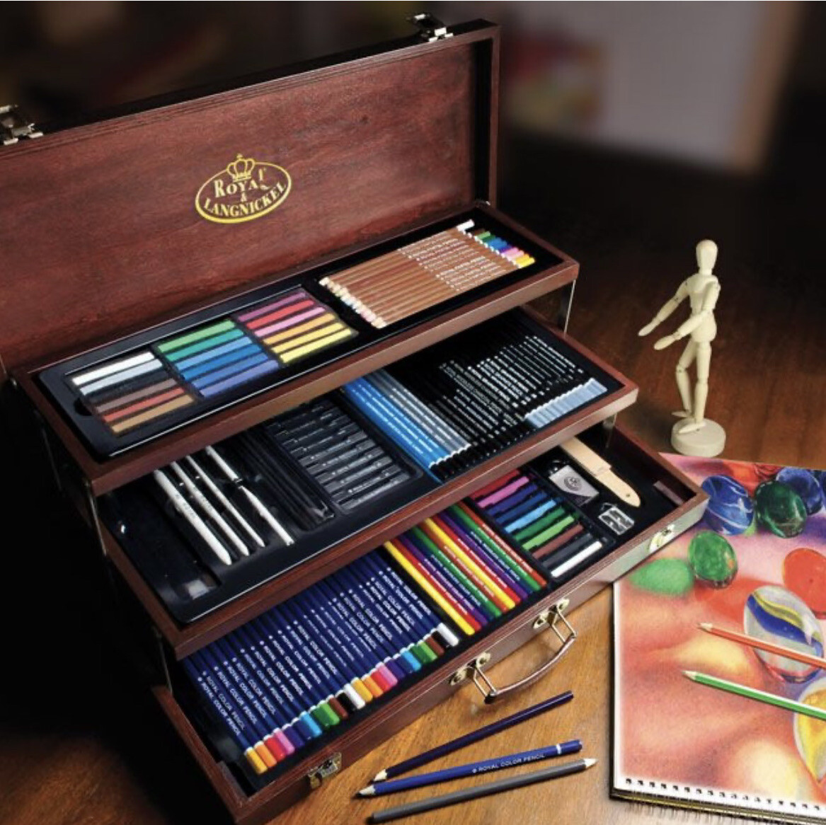 Royal & Langnickel Sketching Drawing Deluxe Art Set 134 Piece