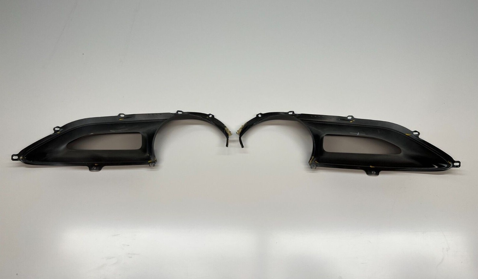 FERRARI 488 REAR TAIL LIGHTS AIR INTAKE SURROUND LH RH SET OEM 88862100 88861900