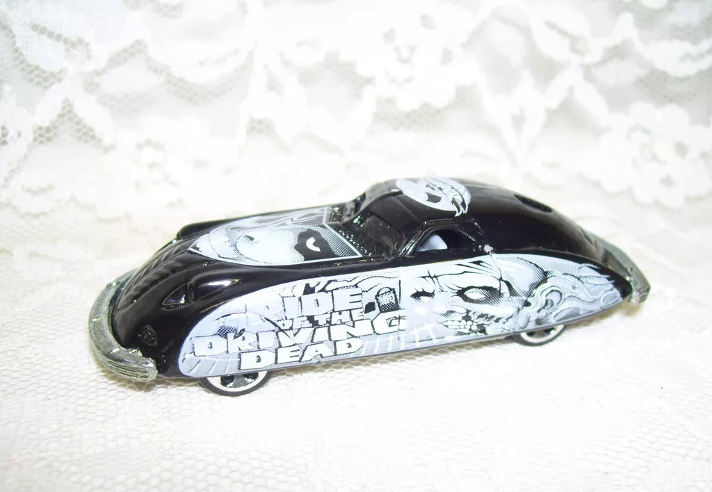 1998 Hot Wheels Car Ride of the Driving Dead Phantom Corsair Drama Mask 1998 Hot Wheels Car Ride of the Driving Dead Phantom Corsair Drama Mask