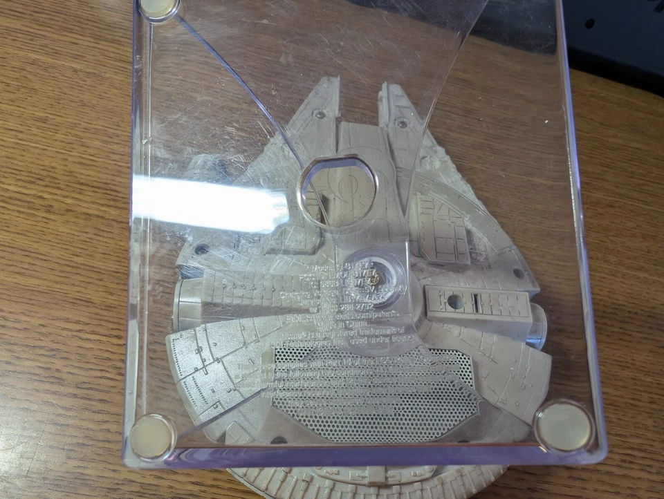 Altavoz Bluetooth Star Wars Millenium Falcon Bluetooth No Funciona Foto 4 de 4