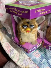 Vintage 1998 Electronic Furby model 70-800 Giraffe with Blue Eyes. SEALED. NRFB 