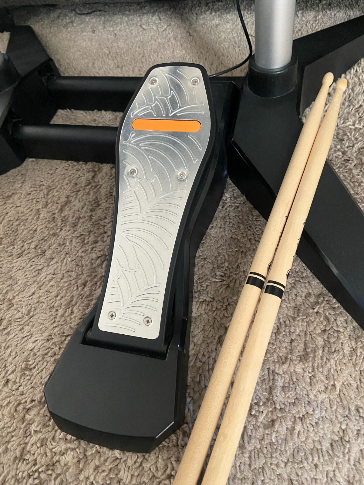 Rock Band 4 Bundle Xbox One Drums, Game, & Stratocaster Guitar, Bandin