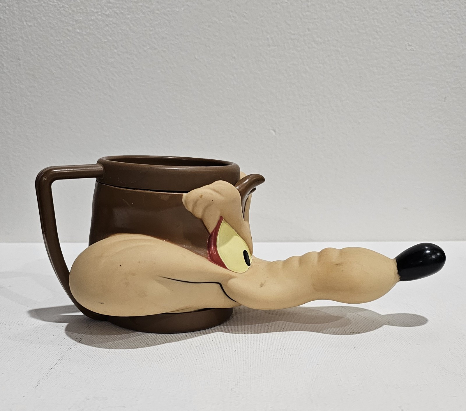 Vintage 1993 Looney Tunes Wile E Coyote 3D Face Mug Cup A24