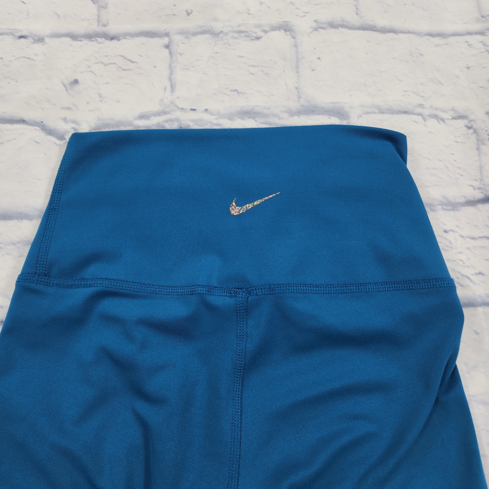 Nike Yoga Pants WOMENS SIZE S Green Dri-Fit 7/8 High Rise Tight Fit DM7023-404 thumbnail 12