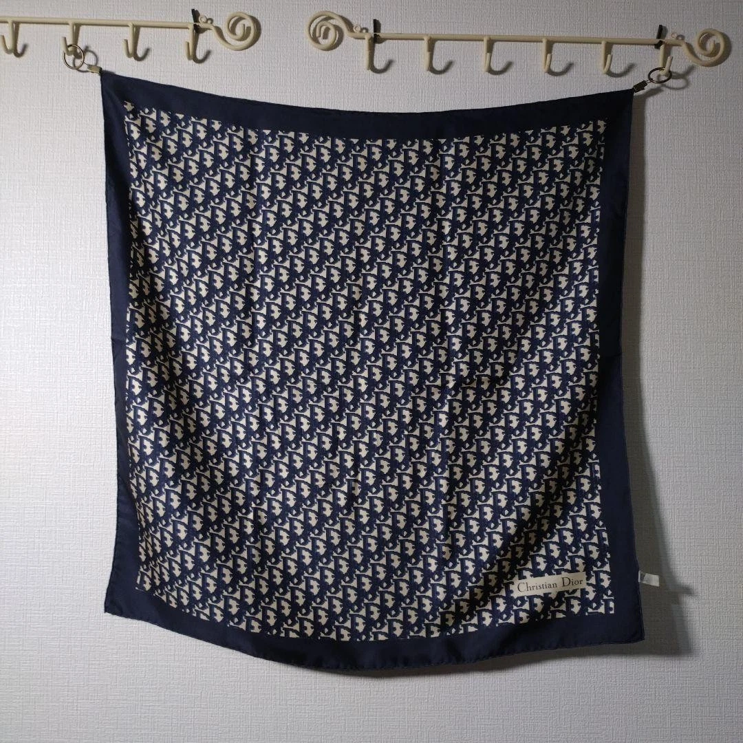 Authentique écharpe motif trotteur Christian Dior 77 x 74 cm logo marque du Japon