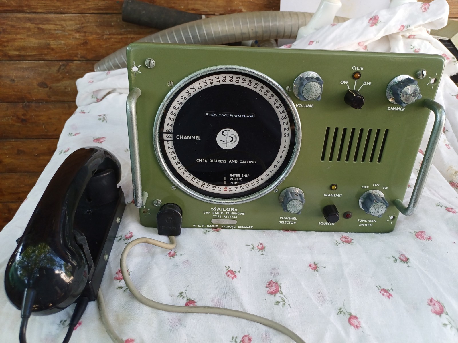 Radio Vhf Sailor RT144CI