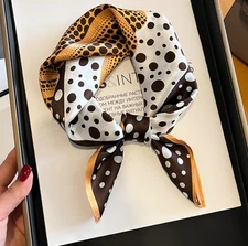 100% Mulberry Silk Wrap Shawl Square 53X53cm Neckerchief pumpkin Print Scarf new