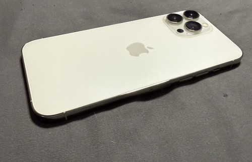 iPhone 13 Pro Max 256GB.Unlocked - Picture 6 of 9