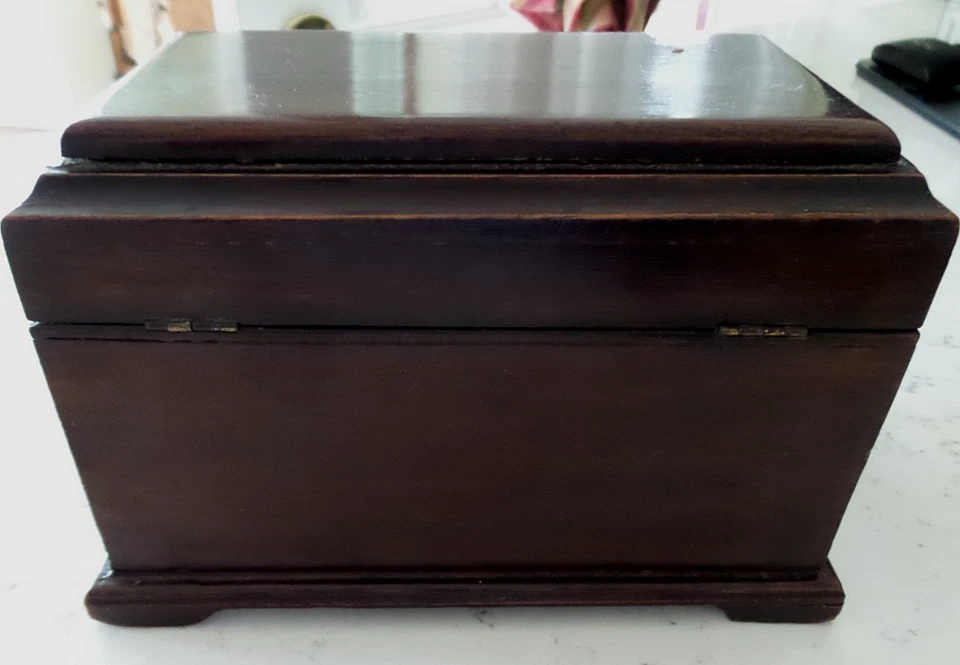 Antique Mahogany Tea Box Caddy circa 1890's - Image 4 of 4