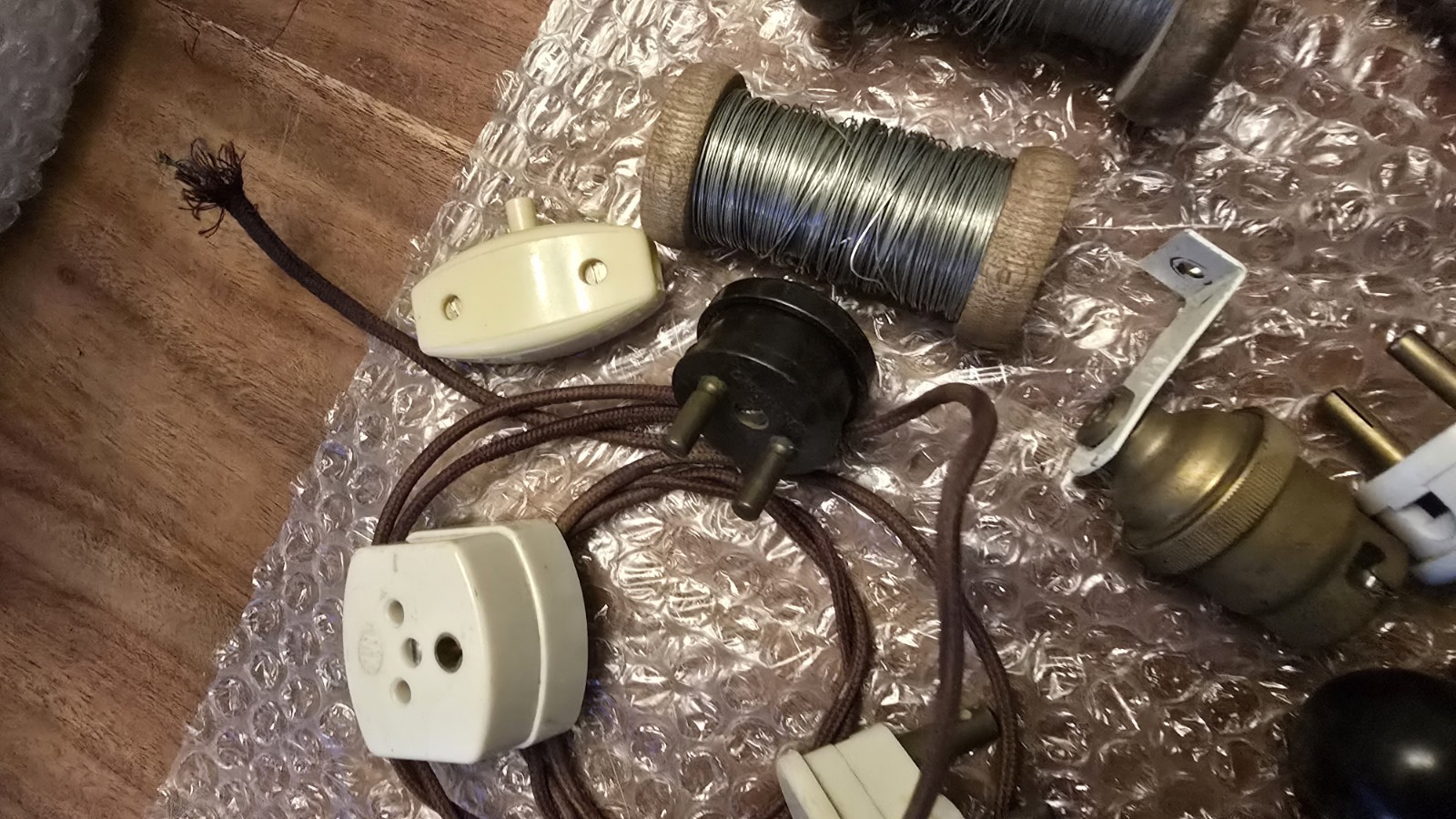 vintage joblot light switches including bakerlite, Copper And More