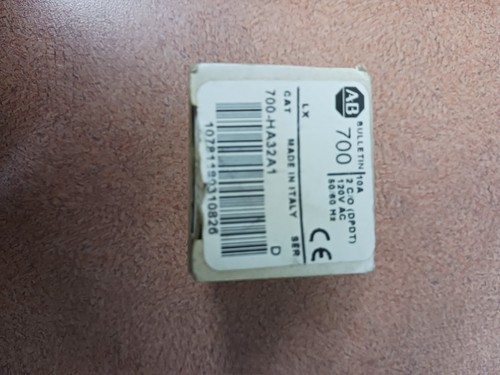 ALLEN BRADLEY TUBE BASE RELAY 700-HA32A1 SERIES D 10 AMP 2 POLE DPDT 120VAC - Picture 6 of 6