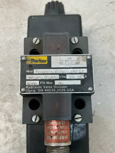 USED PARKER HYDRAULIC VALVE 5000PSI 120/60-110/50 V/HZ D3W1CNYC5614XB042
