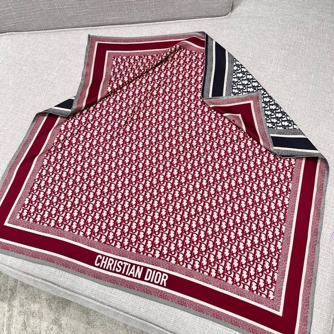 Foulard oblique en soie Dior pour femme double face 90*90