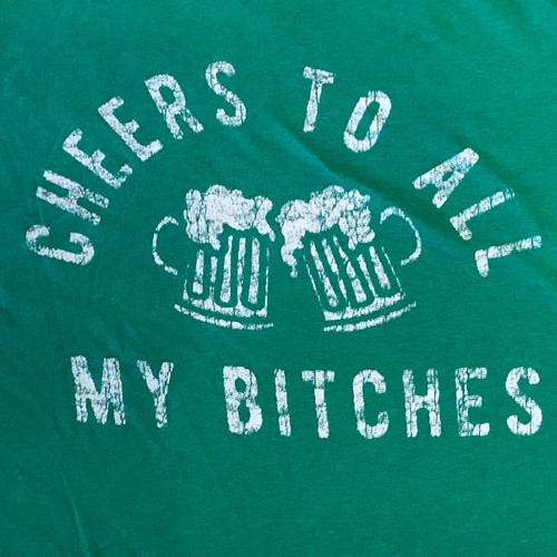 St Patrick’s Day „Cheers to all My Bitches“ Crop Top T-Shirt Gr. 2 XL Neu - Bild 2 von 8