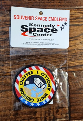 Kennedy Space Center souvenir patch White Grishom Chaffee Appollo 1 Badge 4''