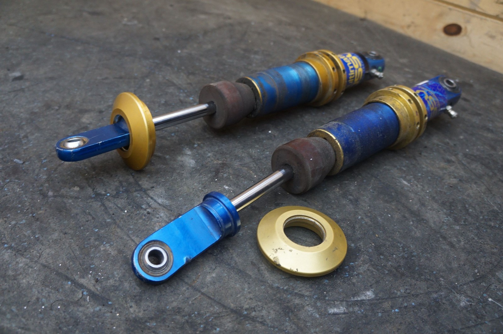 Set of 2 Rear Shock Strut Damper OEM 274240 Ferrari 458 Challenge 2015 * NOTE