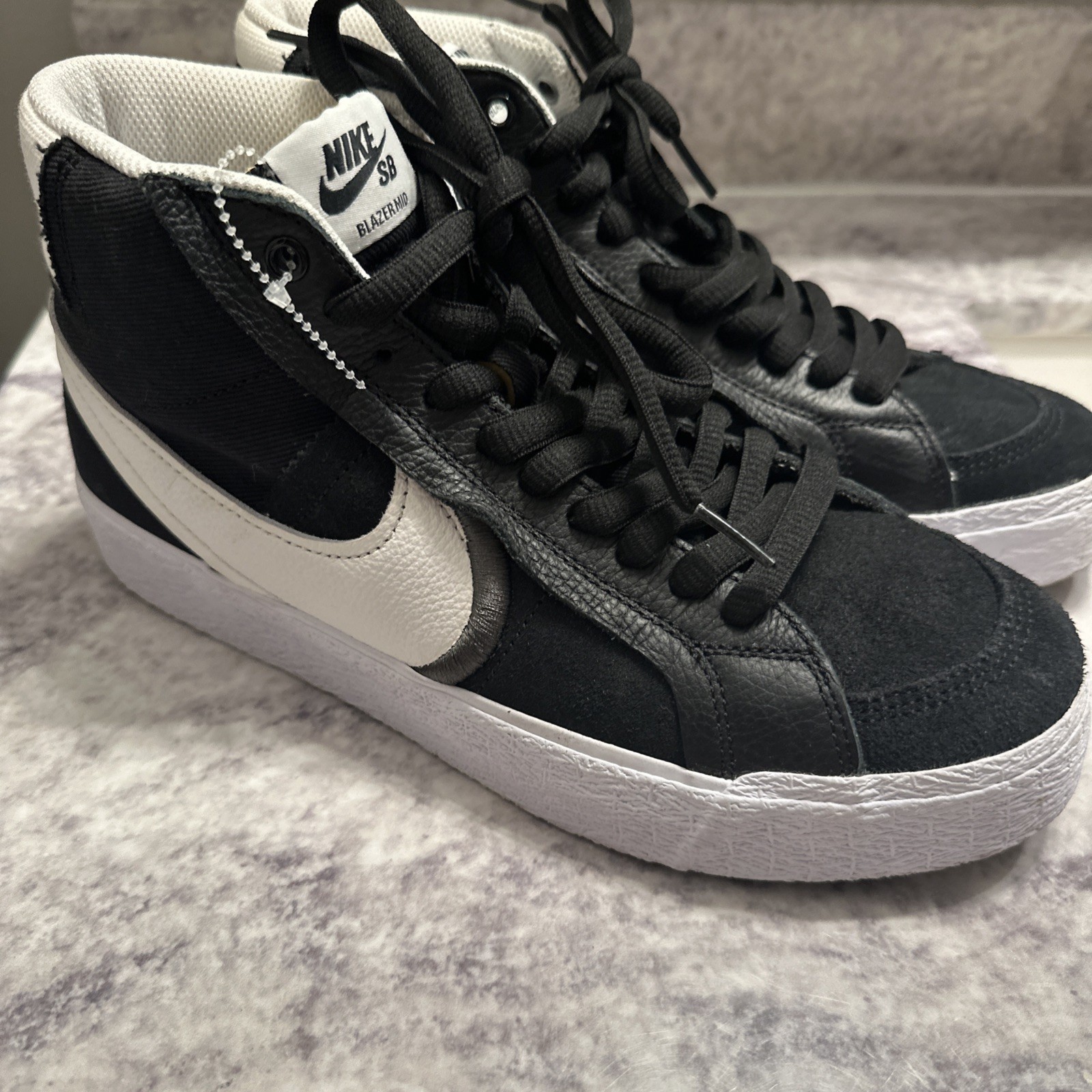 Nike SB Zoom Blazer Mid Premium Plus DR9144-001 Skateboard Shoes Men Black White
