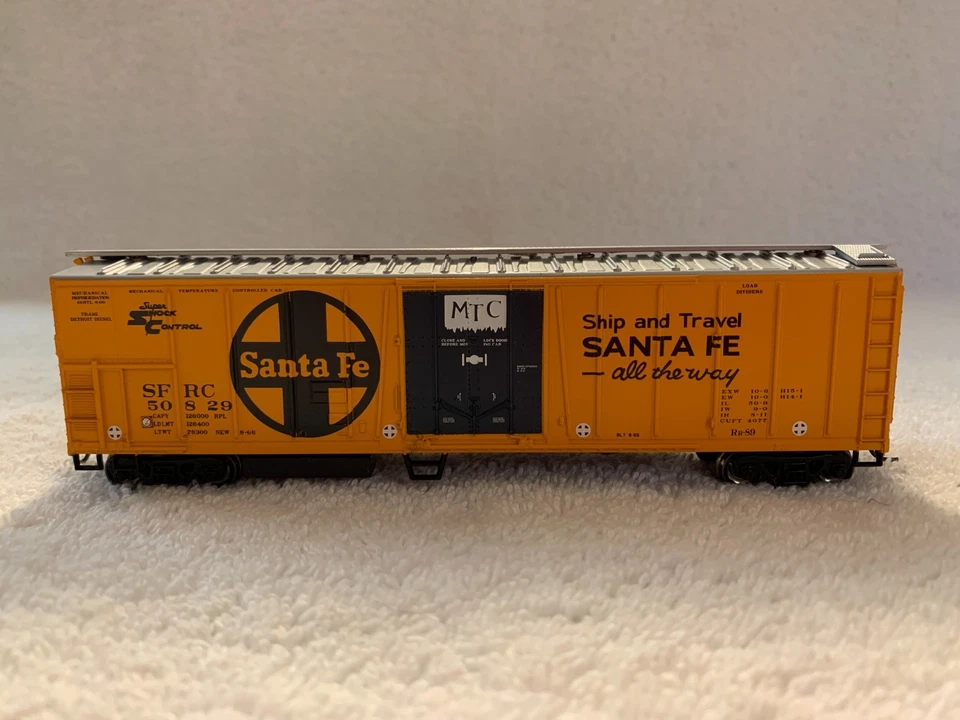 Athearn #75473 HO Scale Santa Fe 50' Mechanical Reefer #50829 - Image 2 of 4