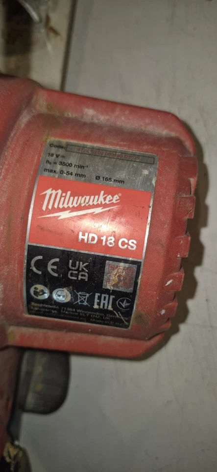 Milwaukee HD18CS-0 18V Circular Saw with 2 x Batteries A Charger - Image 4 of 4