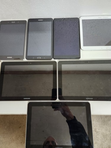 Lot x14 Samsung Tablets UNTESTED As-Is/Broken/Repair (older Models) - Picture 7 of 8