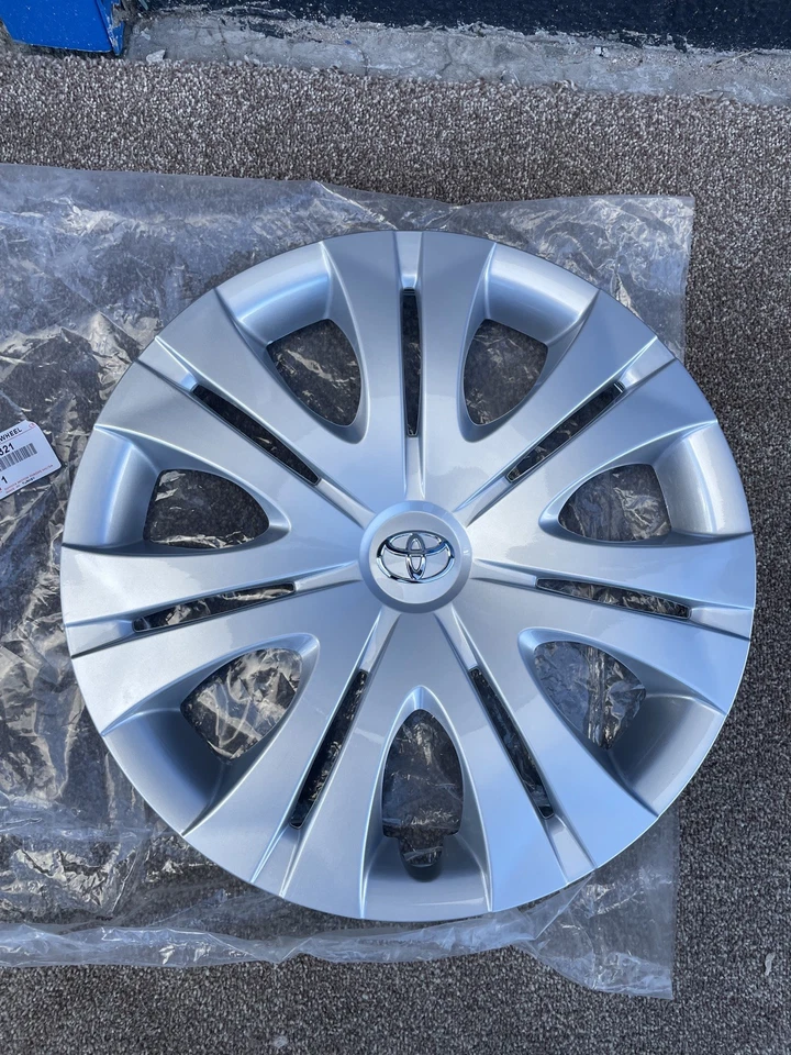 Toyota Auris 2007-18 / Avensis 2008-18 16" Wheel Trim Silver 42602 02321 GEN NOS - Image 4 of 4