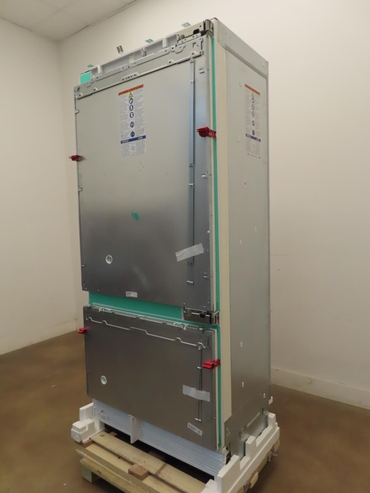 Thermador Freedom Collection T36IB905SP 36" BuiltIn 2Door Bottom