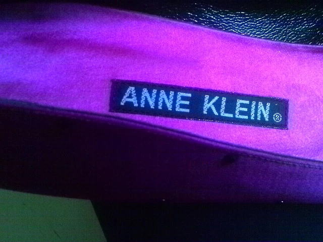 ANNE KLEIN FUSHIA ROSA SATINADO CON PIEDRAS CHORRO NEGRO PRECIOSA BOMBA ITALIA 10 M Foto 3 de 4