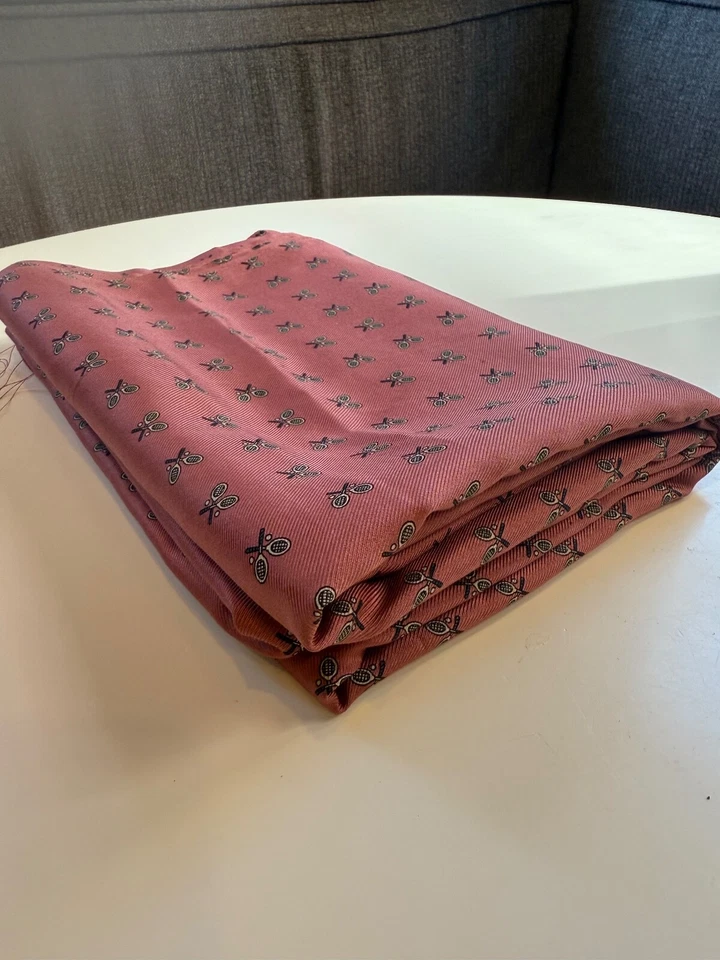 Tela de raqueta de tenis vintage de seda rosa, 2,8 yardas (39" x 103") Foto 2 de 4