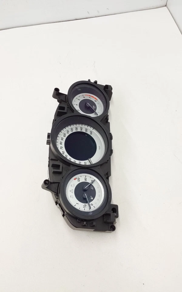 Cuadro de instrumentos Mercedes-Benz C250 2013 146.695 millas OEM A2049004309 Foto 3 de 4
