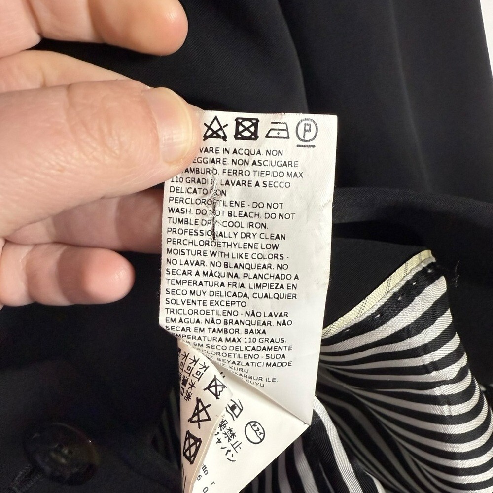 MaxMara Weekend Women’s Classic Button Blazer in … - image 5