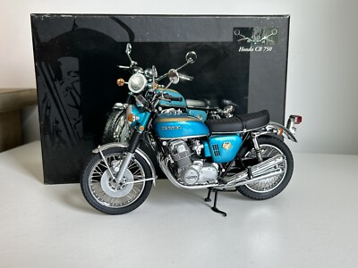 Minichamps 1:12 Honda CB750 1968 Version 1 blue Classic Bike