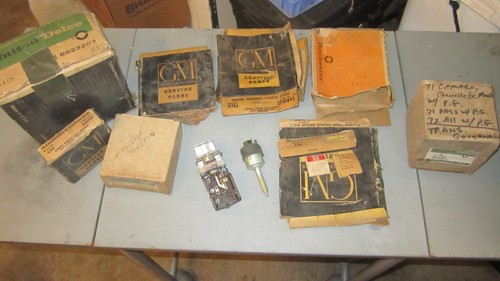 Vintage Car Parts Ford, Buick, Chevy, Chrysler, AMC, MOPAR ,Dodge, GM Lot # P-9