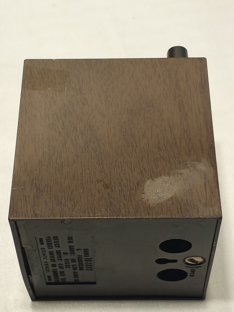 Vintage Sony Cube TR-1819 6 Transistor 4.5V Tabletop Radio Vintage Sony Cube TR-1819 6 Transistor 4.5V Tabletop Radio