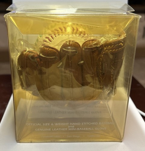 Florida Marlins 1997 World Series Champions Souvenir Baseball Ball + Glove MIB - Picture 3 of 6