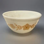 Vintage Pyrex Butterfly Gold 1-1/2 Quart 402 Nesting Mixing Bowl White