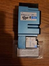 MAC Valves 6211C-000-PM-111DA Solenoid Valve w/ PME-111DABE 120v Coil **NEW**