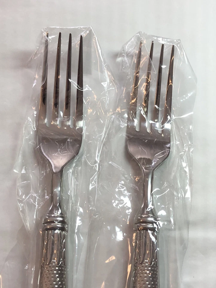 RETRONEU - HONEYCOMB- STAINLESS - 2 NEW DINNER FORKS - FLATWARE - NEW OLD STOCK - Image 4 of 4