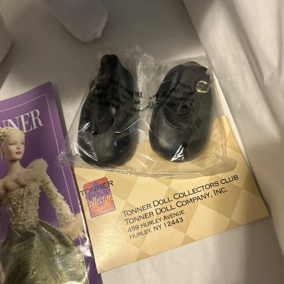 Boneca Betsy McCall Tonner vestido azul cabelo loiro colecionável com acessórios - Imagem 4 de 4