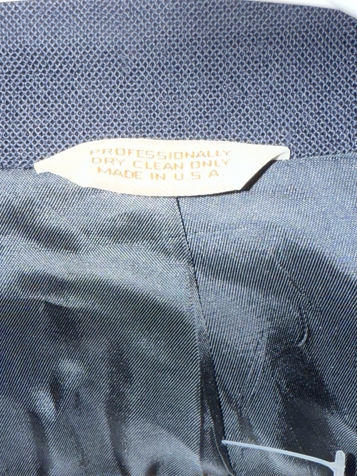 Blazer Alexander Lloyd 56L azul marino para hombre - 100 % lana, botones dorados, hecho en EE. UU. Foto 2 de 4