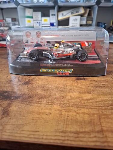Scalextric C2880 McLaren MP4-21 Lewis Hamilton Neu in OVP