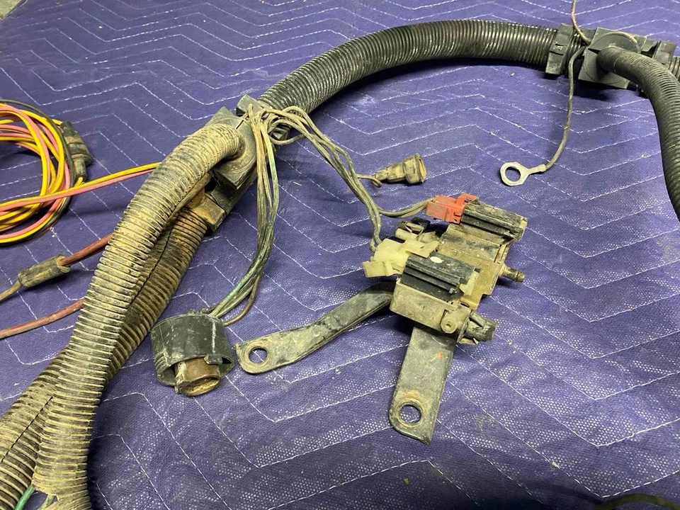 82-84 Chevy GMC Square Body 6.2 DIESEL ENGINE WIRE HARNESS K5 Blazer Suburban - Image 4 of 4