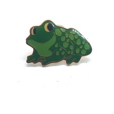 Cute Green Frog Enamel Lapel Pin Animal Lover Collectible Fun Nature Jewelry VTG