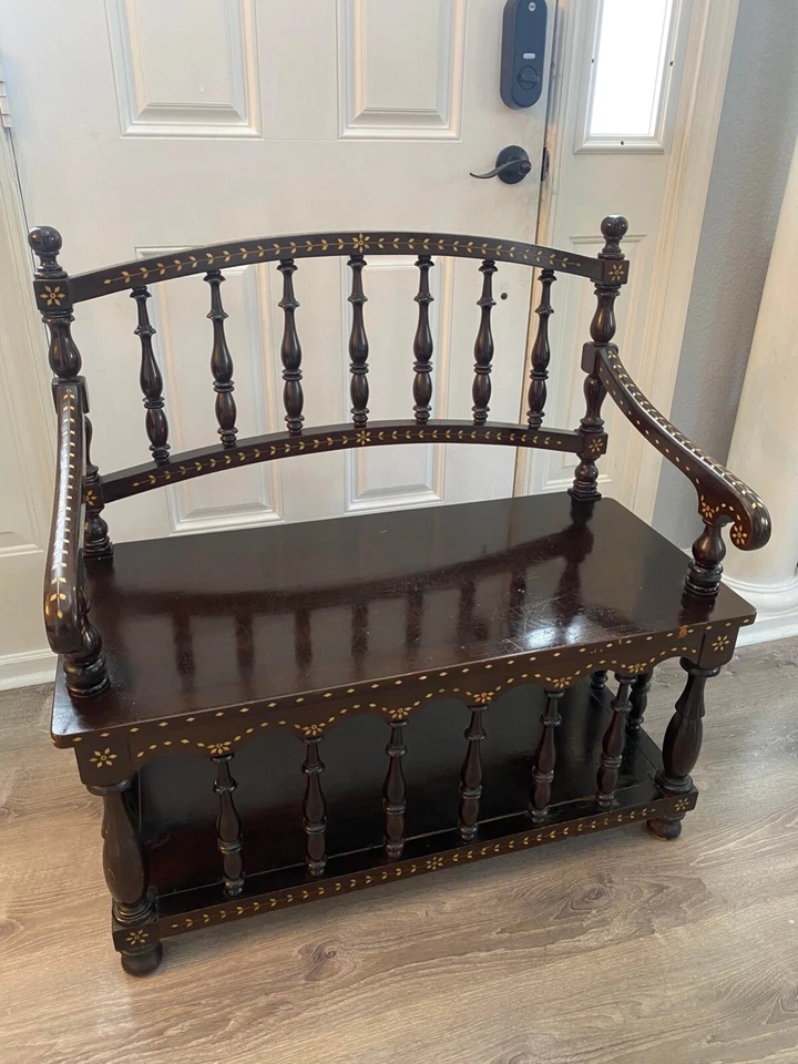 Banco de madera con incrustación de hueso indio anglo de Oriente Medio envejecido de principios del siglo XX Foto 2 de 4