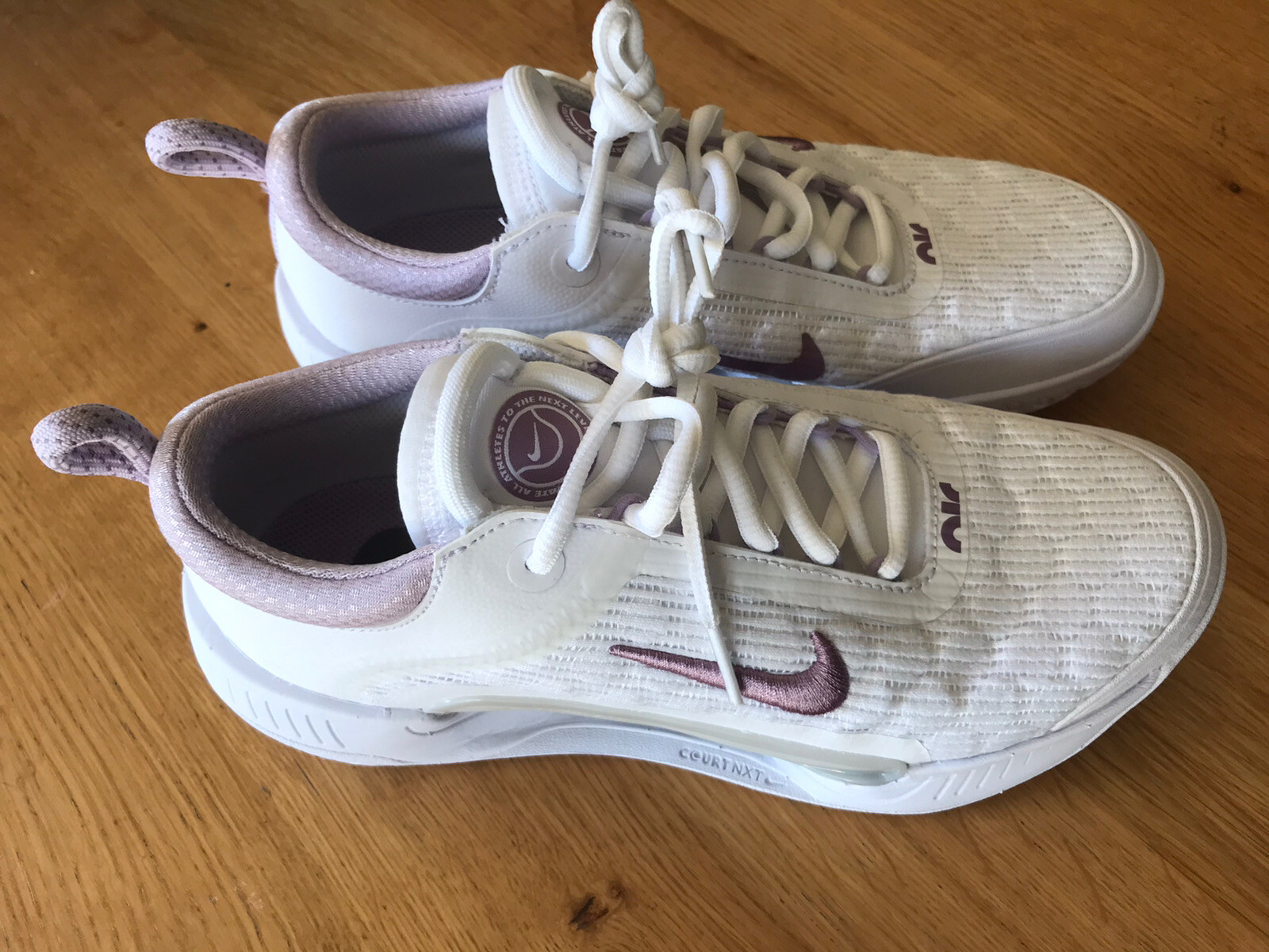 Nike Tennis Shoes Womens 7 Air Zoom Court NXT HC Hard Court White