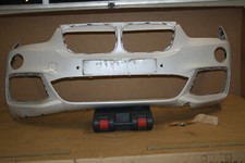 BMW X1 F48 LCI M Stoßstange Stoßfänger 51118067679 vorne Mineralweiss 8067679