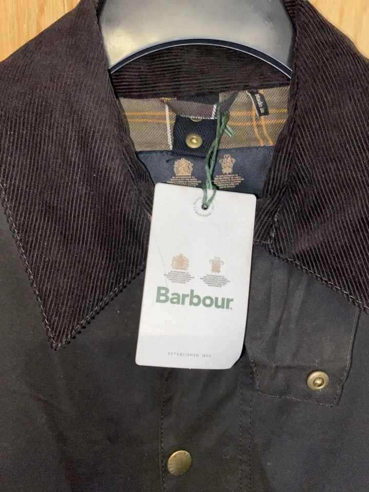 Barbour  Men’s Medium Olive Ashby Waxed Jacket  $398 - Image 4 of 4