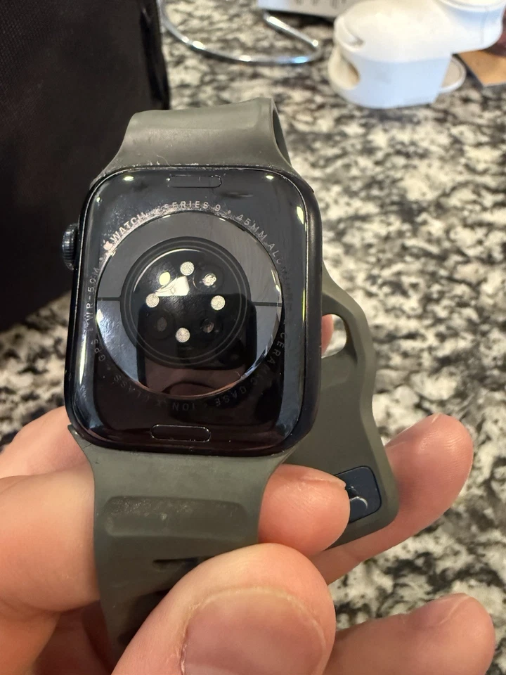 Apple Watch Series 9 - Image 2 of 4